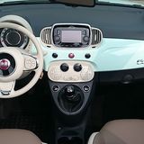 Das Cockpit des Fiat 500 C.