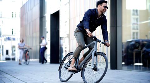 Das Commuter ist ein wendiges Rad zu Fahren in der Stadt.