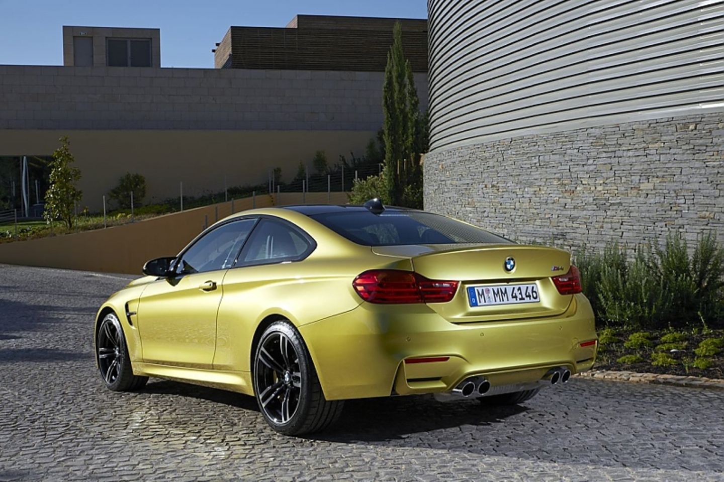 BMW M4 Coupé - bei 72.500 Euro geht es los