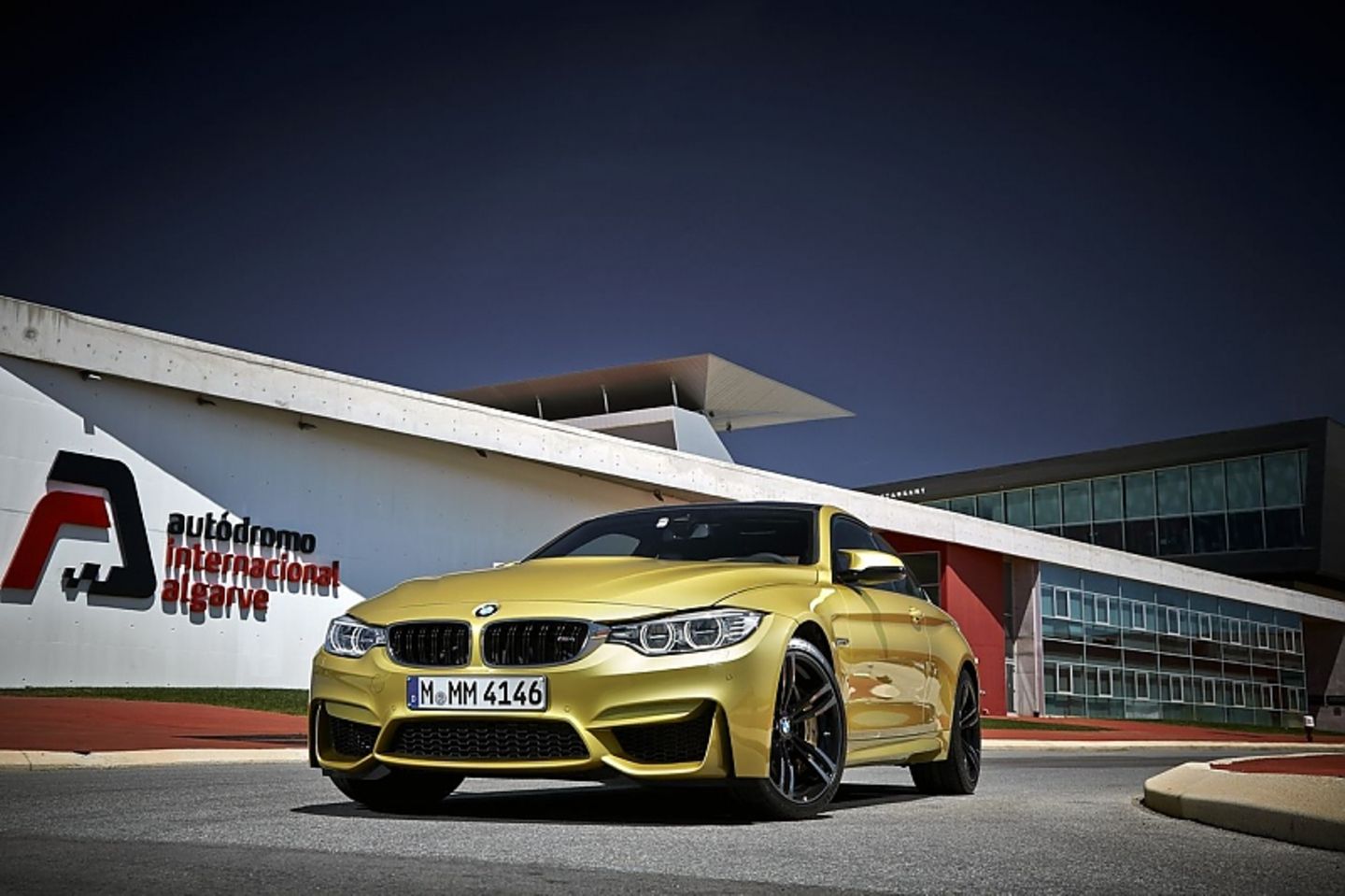 BMW M4 Coupé - unterwegs auf der Rennstrecke