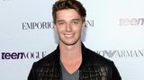 Er hat das Aussehen von Mama und den Nachnamen von Papa geerbt: Patrick Schwarzenegger ist der Sohn von Kennedy-Nichte Maria Shriver und Schauspieler Arnold Schwarzenegger. Auf der Leinwand konnte der 21-Jährige bisher keine großen Erfolge feiern, dafür ist er als Model äußerst gefragt, warb unter anderem für Designer Tom Ford.