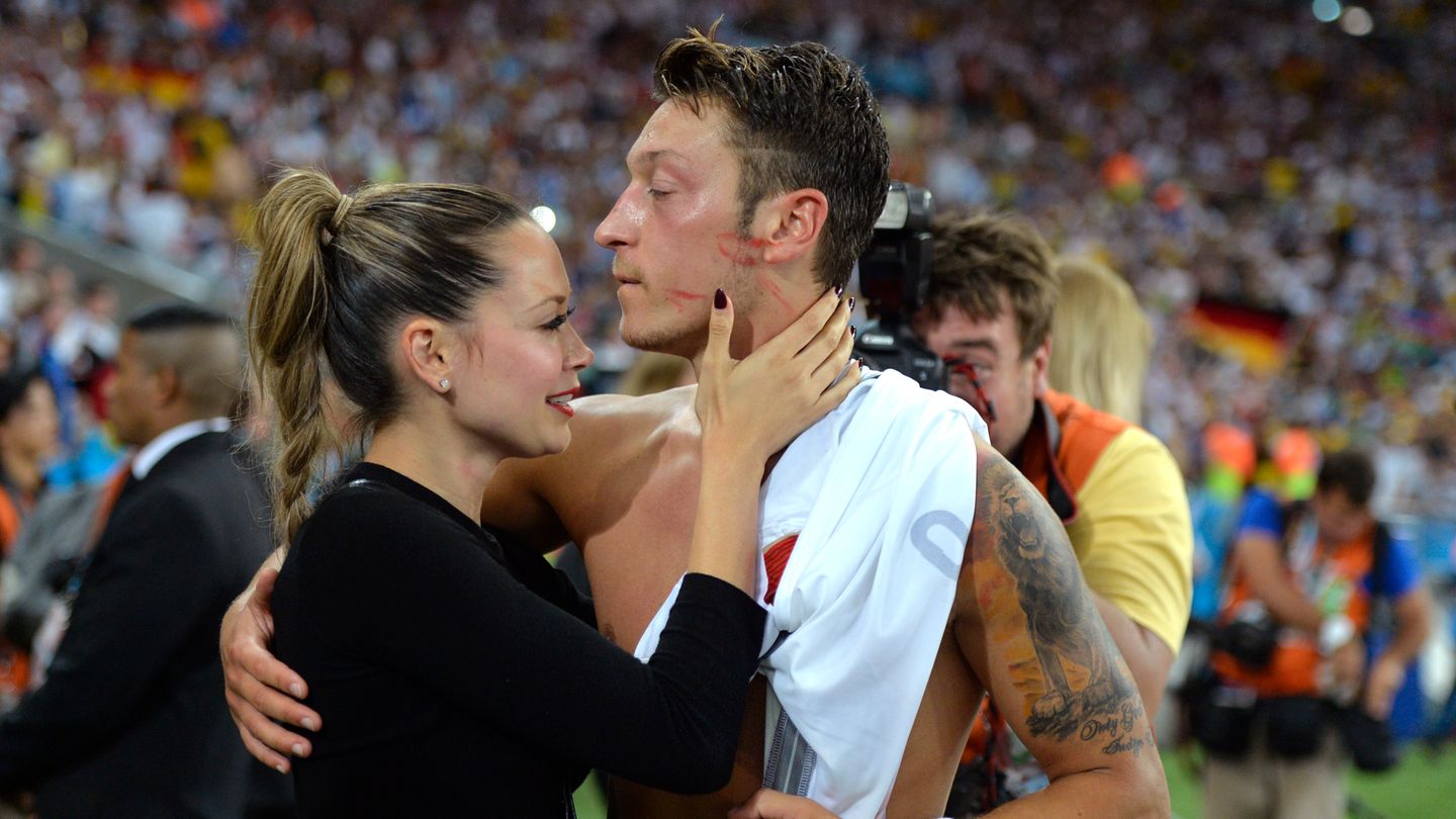 Mandy Capristo und Mesut Özil