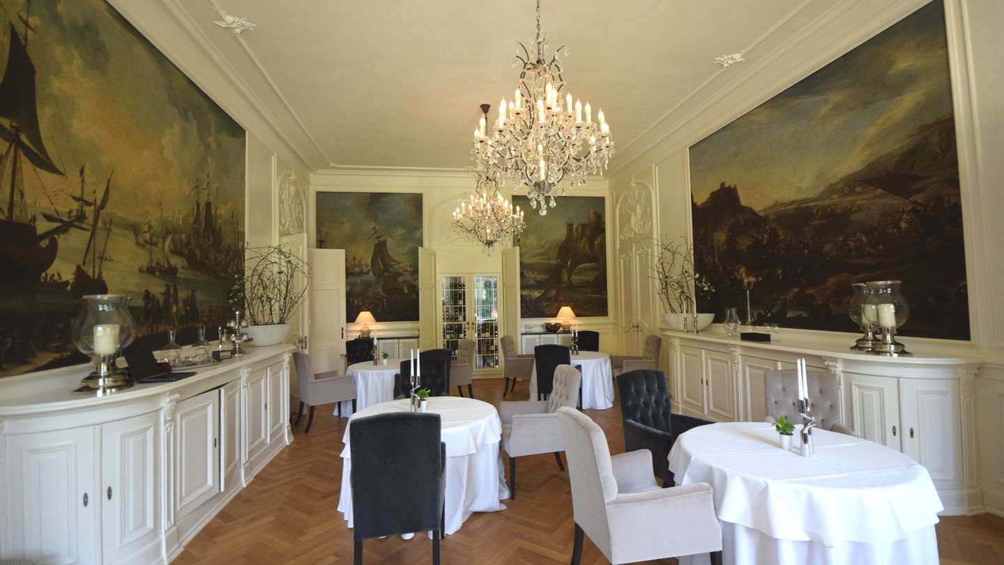 Blick ins Restaurant Courtier im Schloss Weissenhaus Blick ins Restaurant Courtier im Schloss Weissenhaus