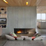 Das grau-braune Interieur ist schlicht, aber hübsch gestaltet.