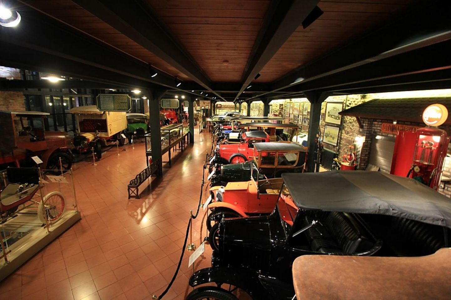Ein kleine Blick über ein paar der seltenen Automobile im Rahmi M. Koc Museum.