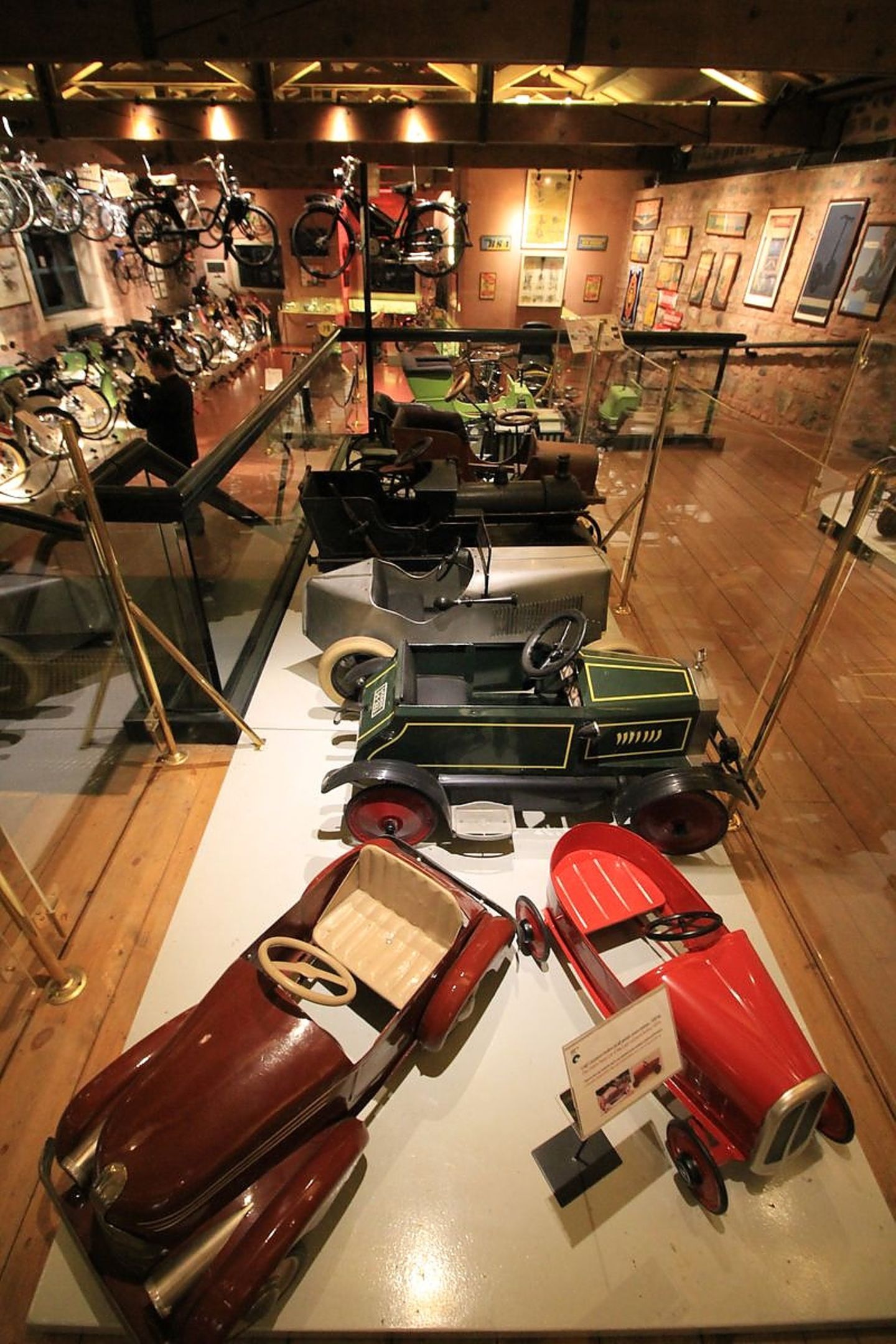 Fortbewegungsmittel für ganz Kleine im Rahmi M. Koc Museum.
