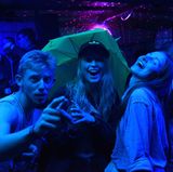 Die Dream City Bewohner schenken den übrigen Festival Besuchern nützliche Einrichtungen – wie z.B. Bücherhallen oder Postämter, originelle Events – wie das Nacktenrennen oder "Roskilde's got Talent" oder Wilde Partys bei denen keiner lange allein bleibt. Insbesondere nicht wenn er oder sie eine große Kamera dabei hat...