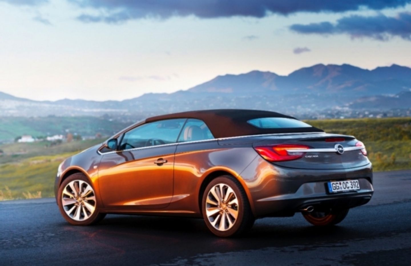 Opel Cascada 1.6 Turbo - schick mit Stoffdacg