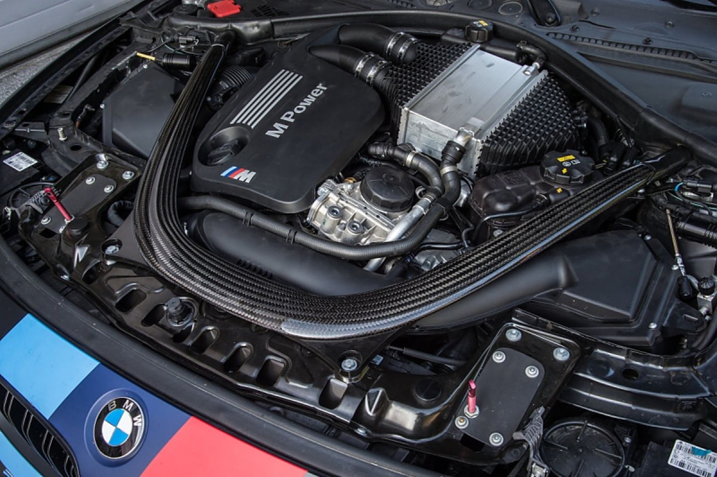 BMW M4 mit Wassereinspritzung - mehr Dampf durch Wasser