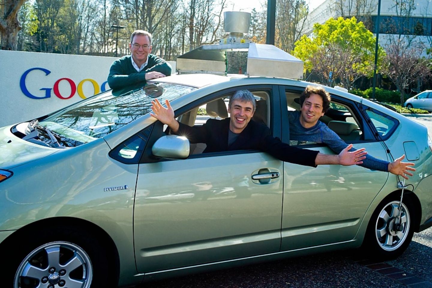 Google-Urgestein Eric Schmidt Larry Page und Sergey Brin in einem selbstfahrenden Google Car 2011