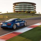 Die Höchstgeschwindigkeit des Audi R8 V10 beträgt 320 km/h