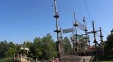 Im Hochseilgarten Ammersee lädt das Piratenschiff "Wilde Gretel" zum Klettern ein