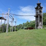 In bis zu 15 Metern Höhe kann man sich im Klettergarten Schlitz austoben