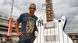 Beruflich trägt Baseballer Alex Rodriguez das Trikot der New York Yankees, privat zeigt er sich im Ed-Hardy-Shirt.