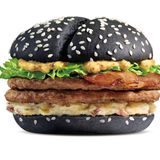 Burger mit schwarzem Brötchen