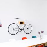 Fahrrad im Büro an die Wand hängen