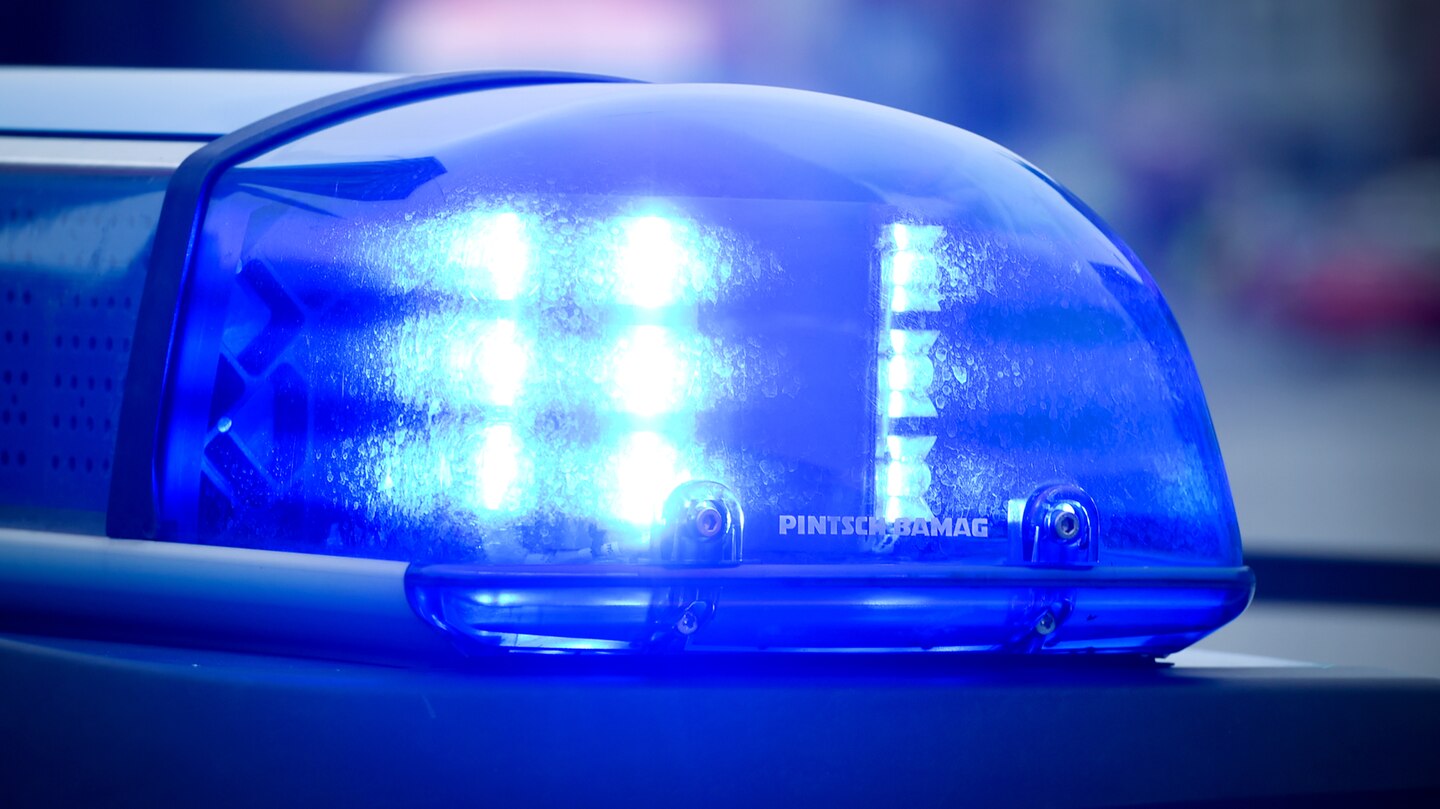 Blaulicht auf einem Polizeiauto