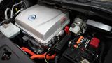 Der Elektromotor istb beim Nissan Leaf unter der Fronthaube untergebracht