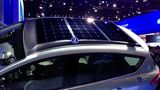 der Ford C-Max Plug-In-Hybrid hat ein Solardach, um die Batterien zu unterstützen