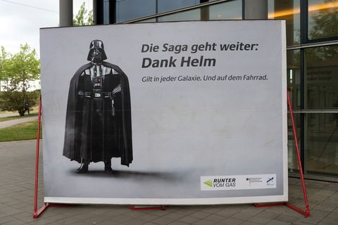 Das Werbeplakat stieß im Netz vor allem auf Spott.