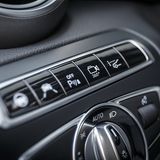 Mercedes GLC 250d 4matic - hier werden die Fahrerassistenzsysteme bedient