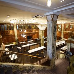 Hotel Reichshof in Hamburg: Ein Traum aus Marmor, Messing und Kristall