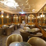 Sessel in der Bar 1910