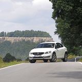 Die Karosserie des Volvo S60 CC ist um 6,5 Zentimeter höcher gelegt