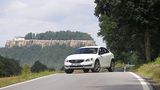 Die Karosserie des Volvo S60 CC ist um 6,5 Zentimeter höcher gelegt