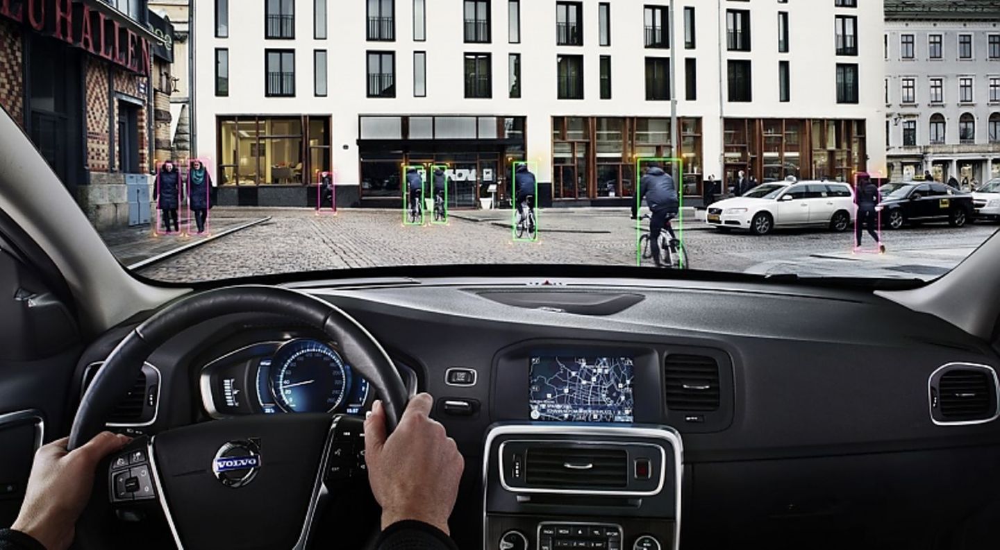 Das City Safety System, das Auffahrunfälle im Geschwindigkeitsbereich bis 50 km/h verhindert, ist serienmäßig