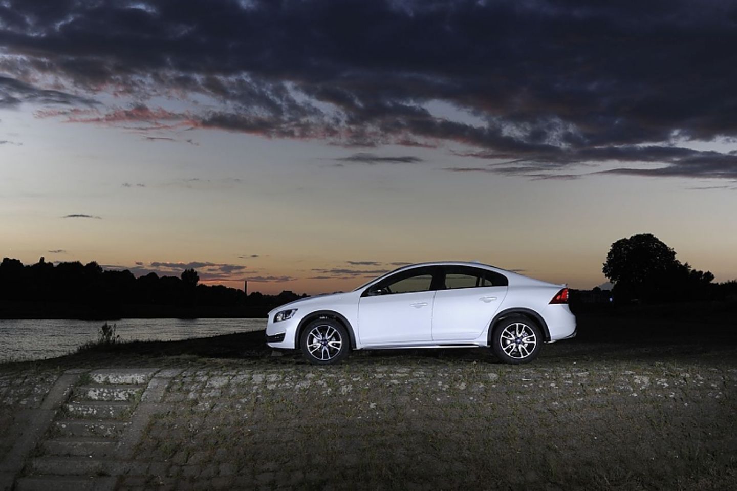 Der Volvo S60 Cross Country ist 4,64 Meter lang