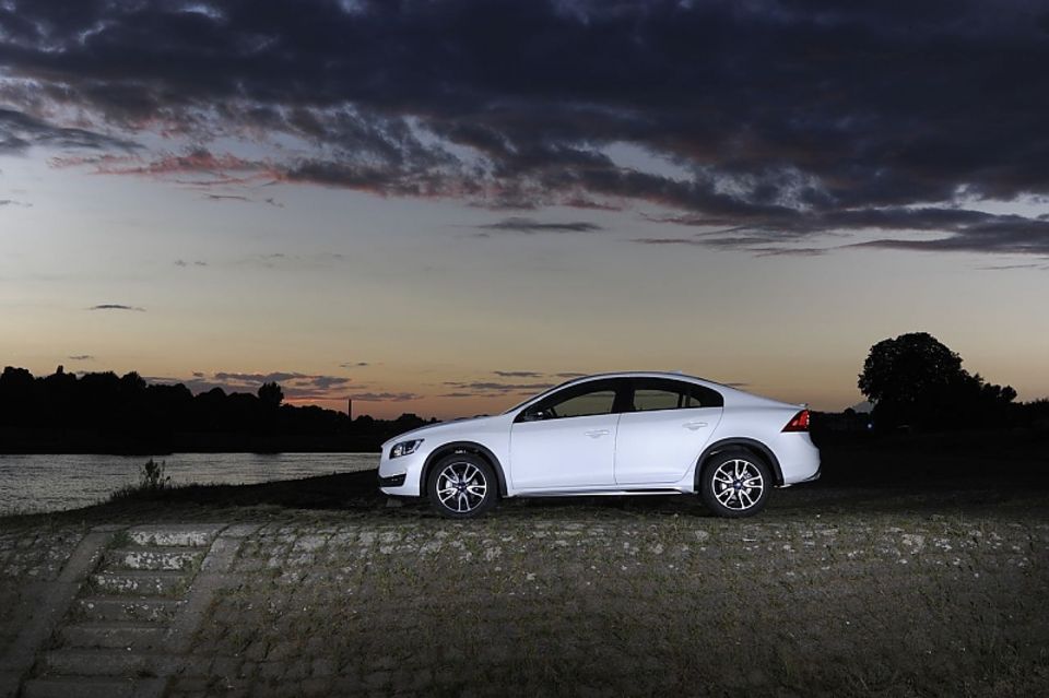 Der Volvo S60 Cross Country ist 4,64 Meter lang Der Volvo S60 Cross Country ist 4,64 Meter lang