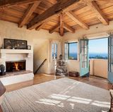 Insgesamt verfügen die Villa und das Gästehaus über eine Wohnfläche von gut 880 Quadratmetern.