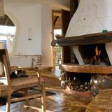 Vor dem offenen Kamin entspannen