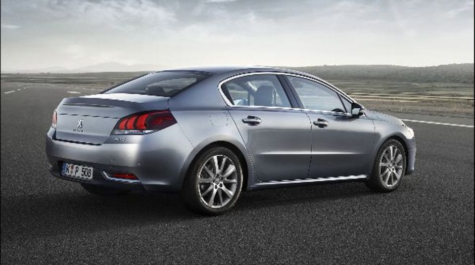 Der 150 PS starke Vierzylinder-Diesel beschleunigt den Peugeot in 8,9 Sekunden auf 100 km/h