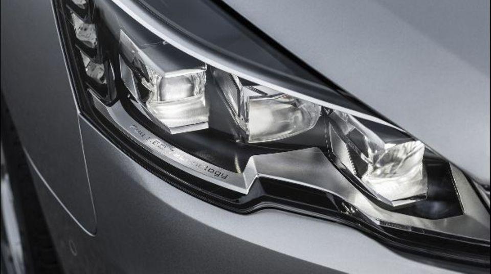 Bei den Front-Scheinwerfern setzt Peugeot jetzt auf LED-Technik
