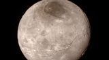 Aufnahme des größten Pluto-Mondes Charon