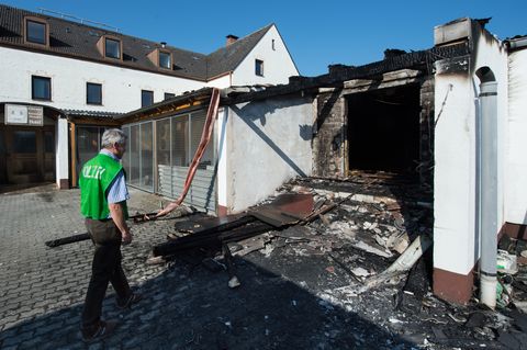Der Brandanschlag wurde an zwei Eingängen zur Asylunterkunft gelegt