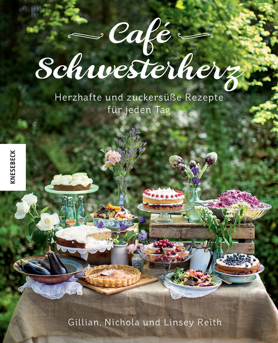 Café Schwesterherz. Herzhafte und zuckersüße Rezepte für jeden Tag. Von Gillian, Nichola und Linsey Reith. Knesebeck Verlag. 224 Seiten. 24,95 Euro.