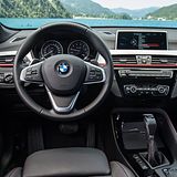 Das Cockpit des neuen BMW X1 xDrive 25i
