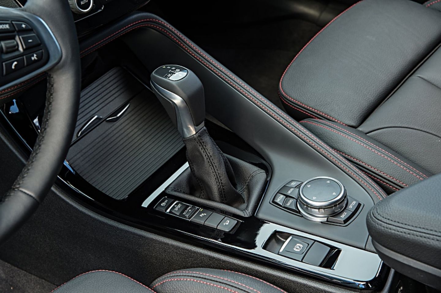 BMW X1 xDrive 25i - immer mit Achtstufenautomatik