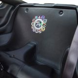 Hinten befinden sich die Ebleme der Apollo-Missionen