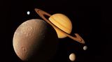 Das System des Saturn mit zahlreichen Monden