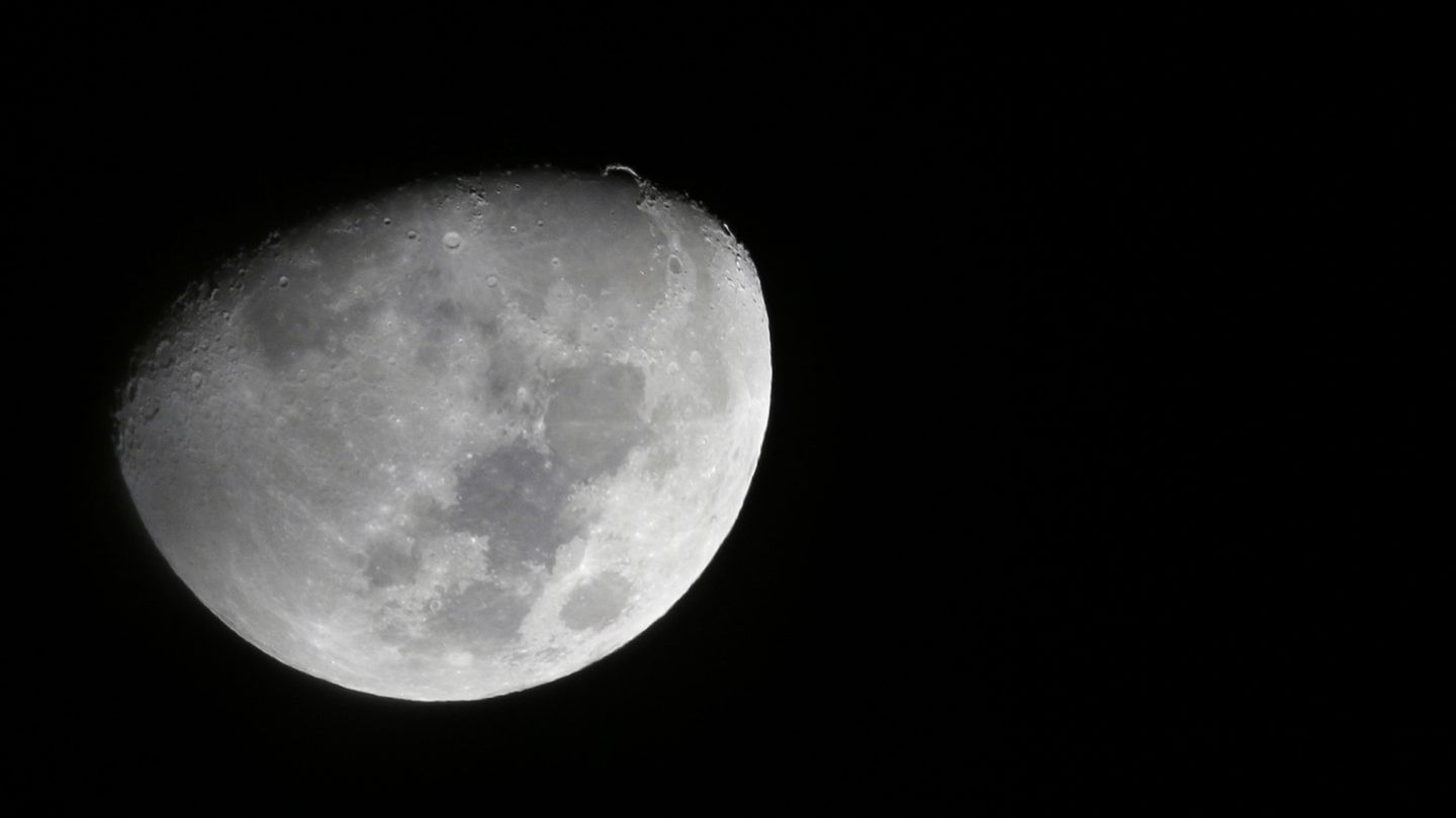 Der Mond der Erde