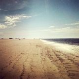 Sankt Peter Ording     "St Peter Ording, Meeresrauschen, Heimatgefühl! Hier kann man einfach alles hinter sich lassen. Es gibt nur Sand so weit das Auge reicht und Blau. Der Wind weht alle Gedanken fort und zurück bleibt nur das Rauschen der Wellen! Ein Traum!" User Jewels     Und wo liegt nun St. Peter Ording? Genau hier!