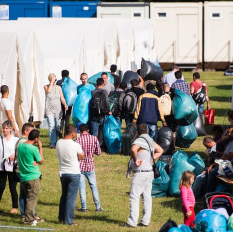 Flüchtlinge ziehen in Hamburg in eine neue Unterkunft ein