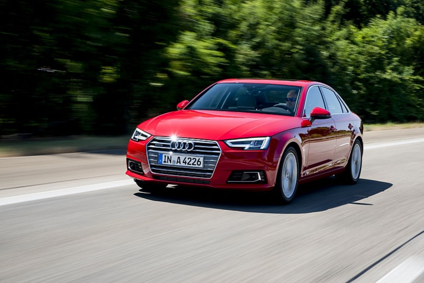 Der Audi A4 3.0 TDI Quattro überzeugt mit einem ausgewogenen Fahrwerk