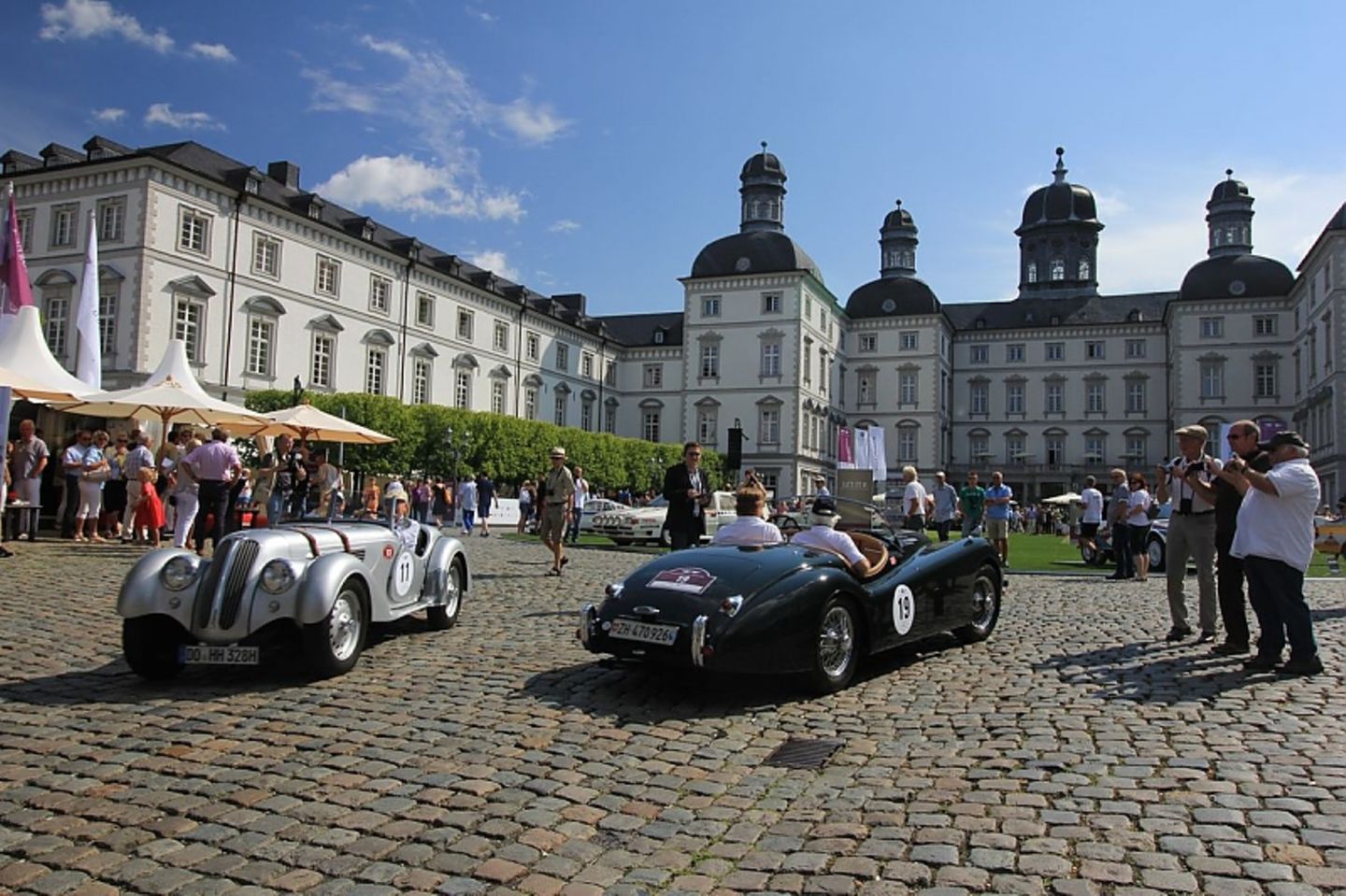 BMW 328 von 1937 und Jaguar XK 120 von 1953