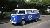 VW T2 Schalke Bulli von 1977 mit Gerald Asamoah