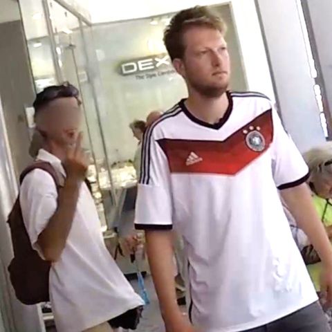 Exklusives stern-Experiment in Athen: So reagieren Griechen auf ein Deutschland-Trikot